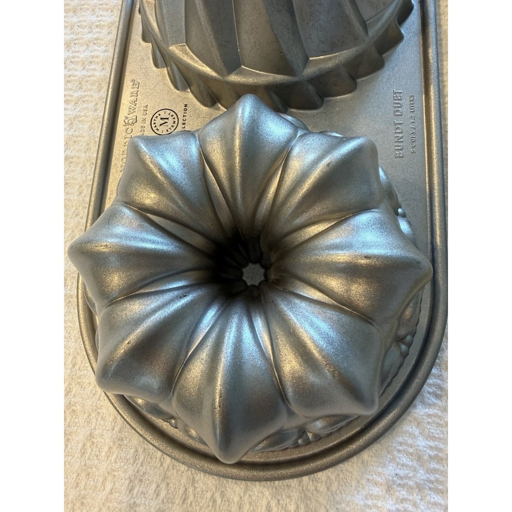 Nordic Ware Bundt Duet Pan 5 Cups 1.2 Liter, 2 In 1 Bundt Pan Nonstick USA - Picture 5 of 6